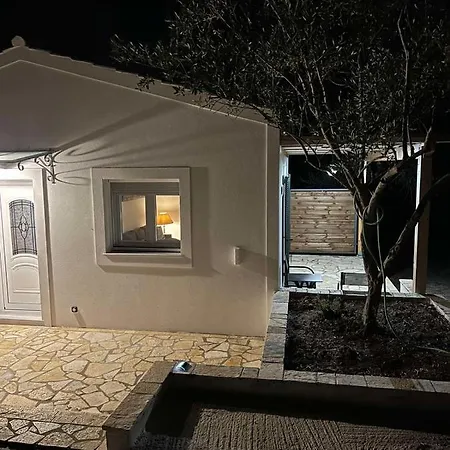The Old Stables Apartment Vatos Exterior photo